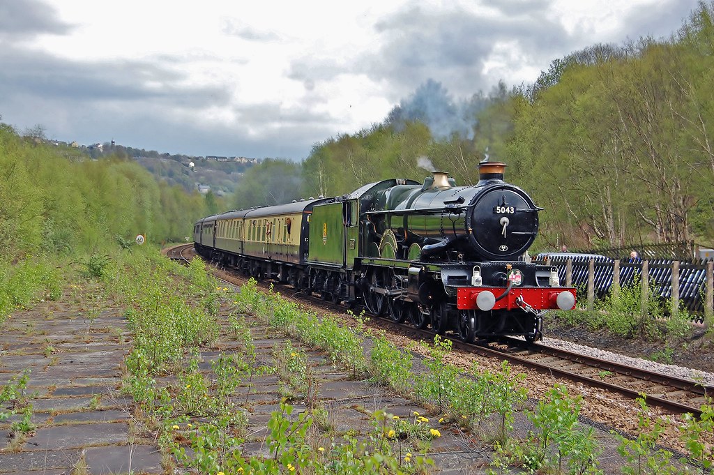 Calder Valley Castle A rare visit of GWR Castle class no. … Flickr