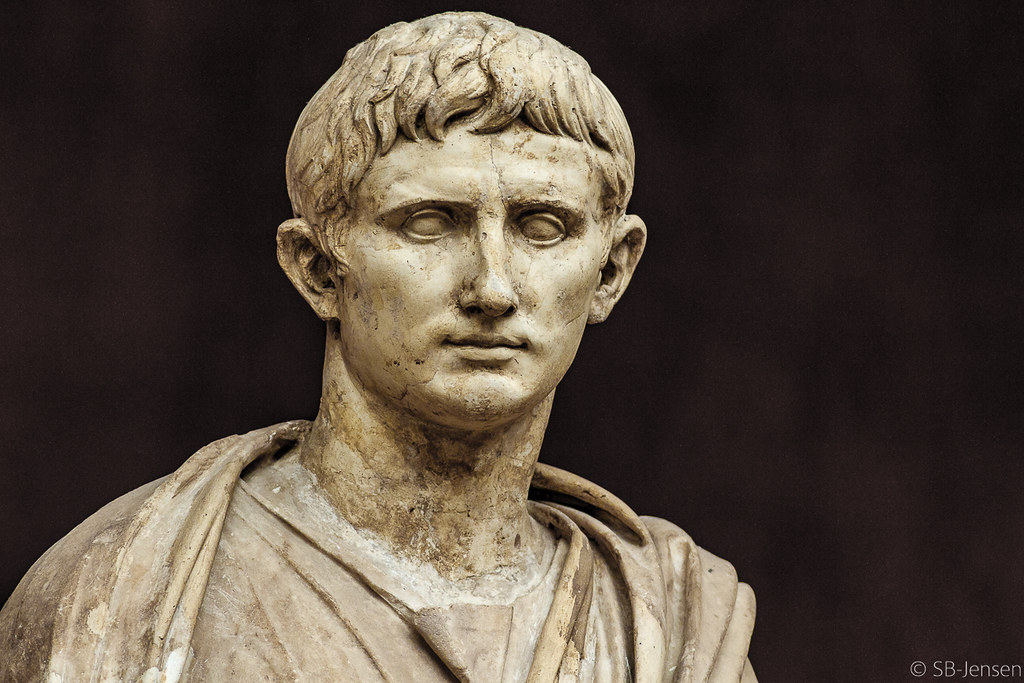 Augustus (63 BC14 AD) Gaius Octavius (23. september 63 BC… Flickr