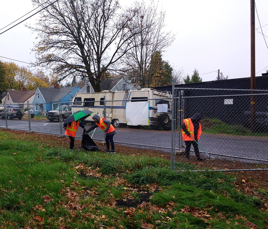 Simpson Street Lowes Volunteer Day Cully, Portland, OR. Lo… Flickr