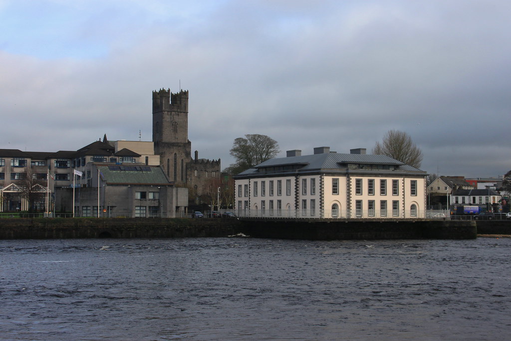 Court House & St. Mary's Cathedral Russell Lambert Flickr