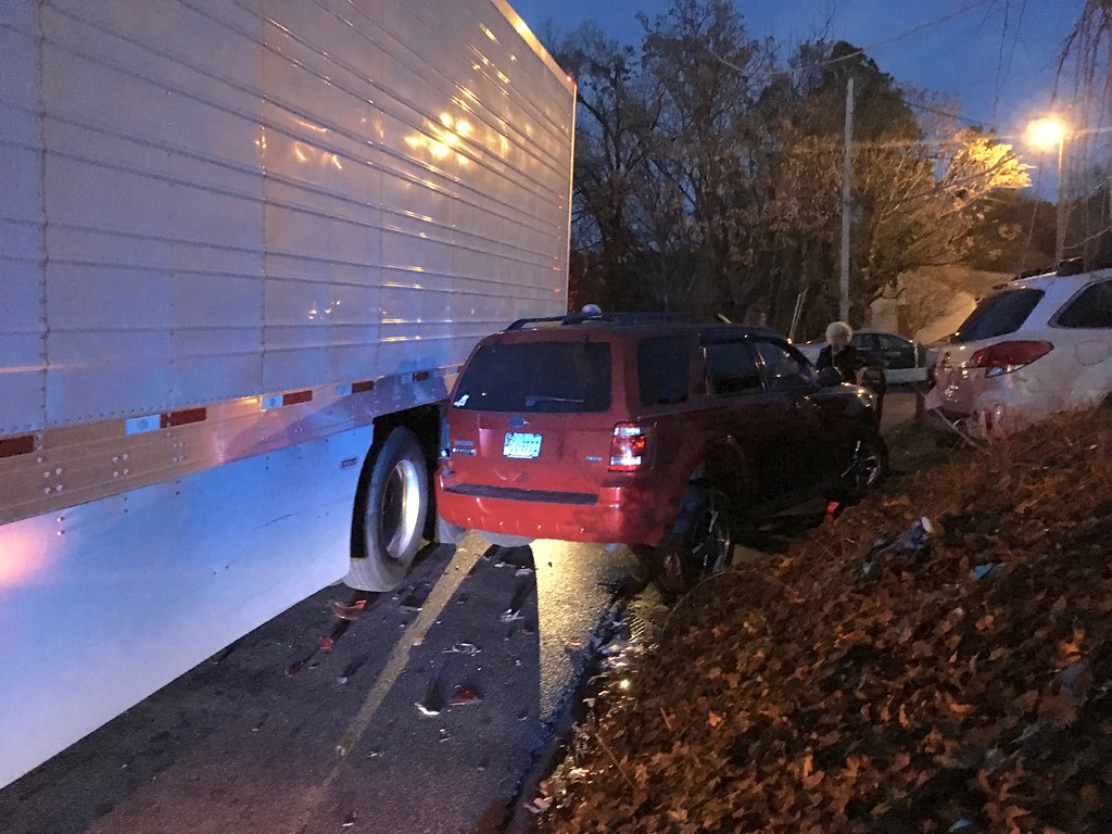 Accident in vinton a big truck came down here and hit a fo
