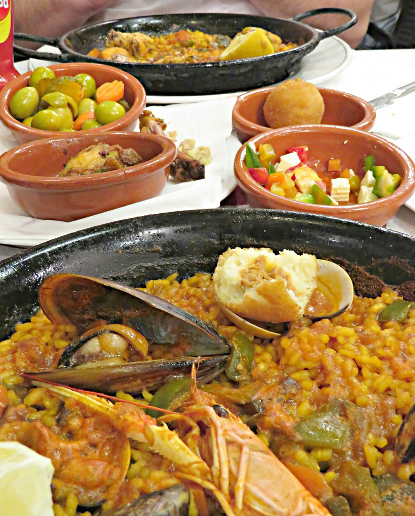 Tapas And Paella! Food and drink time in Barcelona! Kim Reubins
