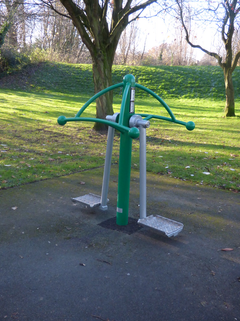 Victoria Park Tipton Outdoor gym a photo on Flickriver