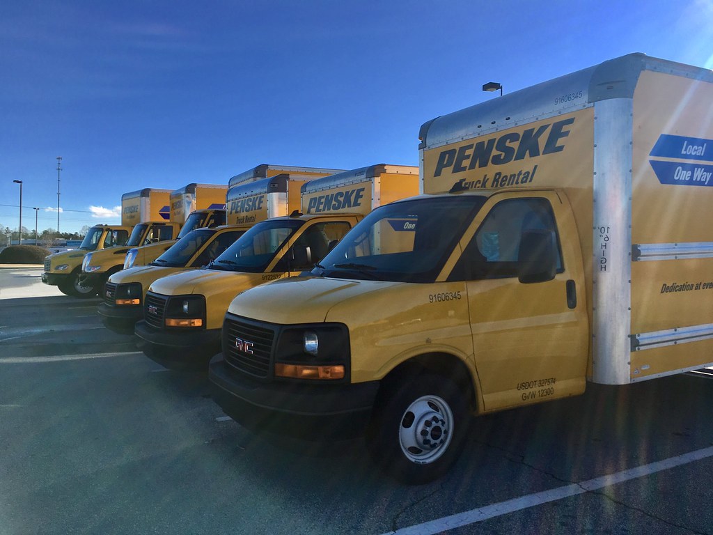 Penske Rental Trucks Some trucks parked at the Seneca, SC … Flickr