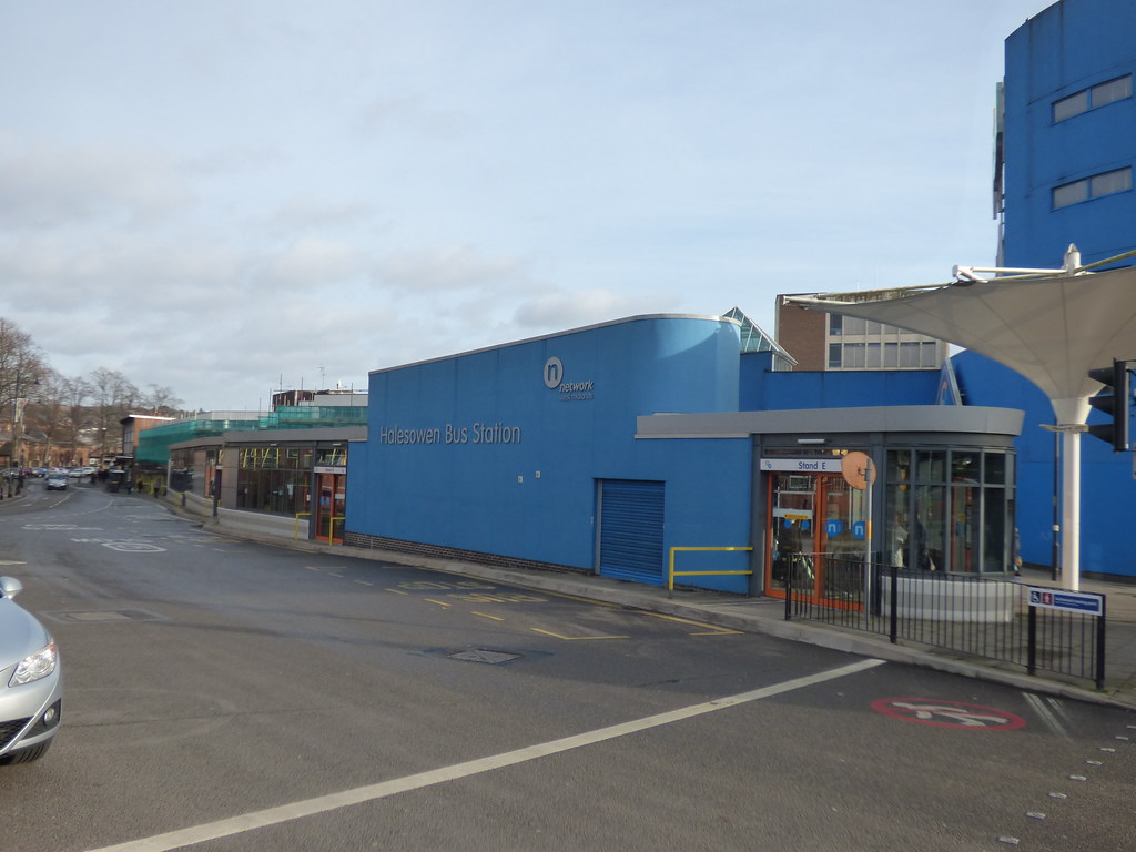 Halesowen Bus Station Queensway, Halesowen A visit to Ha… Flickr