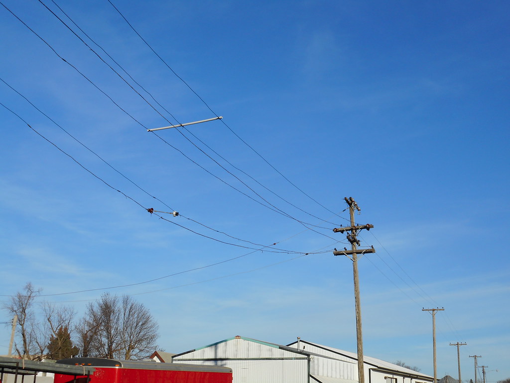 Flandreau, SD municipal Two of the 2400V lines once turned… Flickr