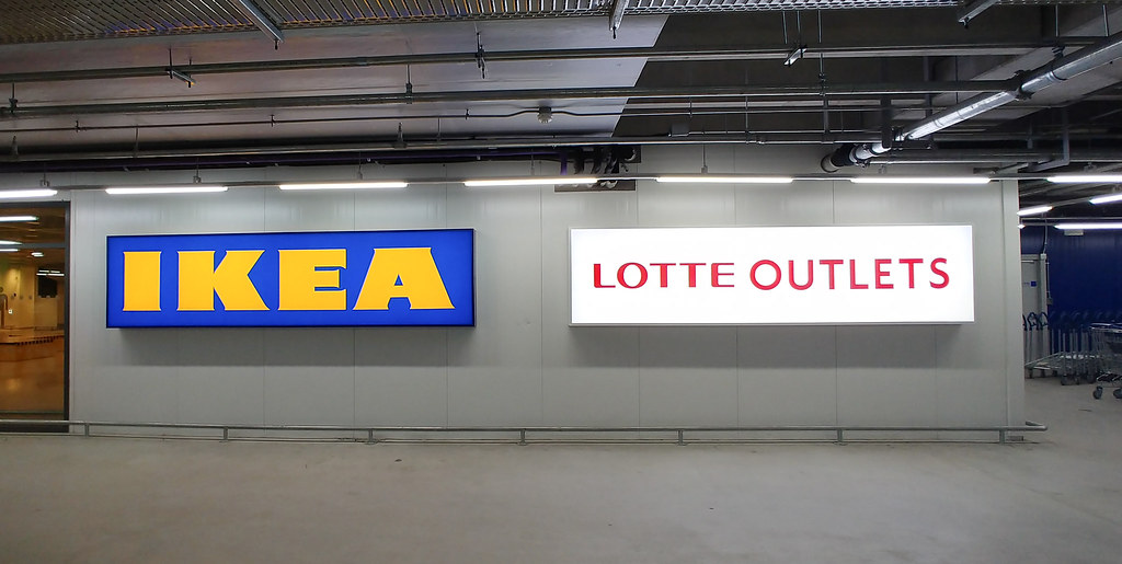Lotte Outlet & IKEA lotte outlet & ikea hej Aaron Yoo Flickr