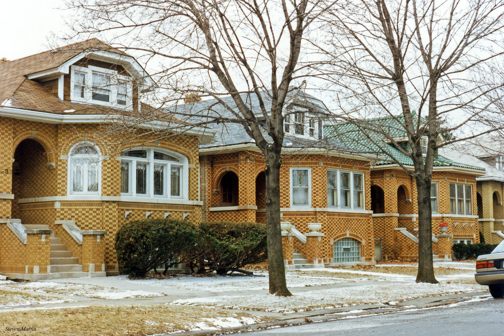 Chicago Bungalows, Berwyn These bungalows has polychrome b… Flickr