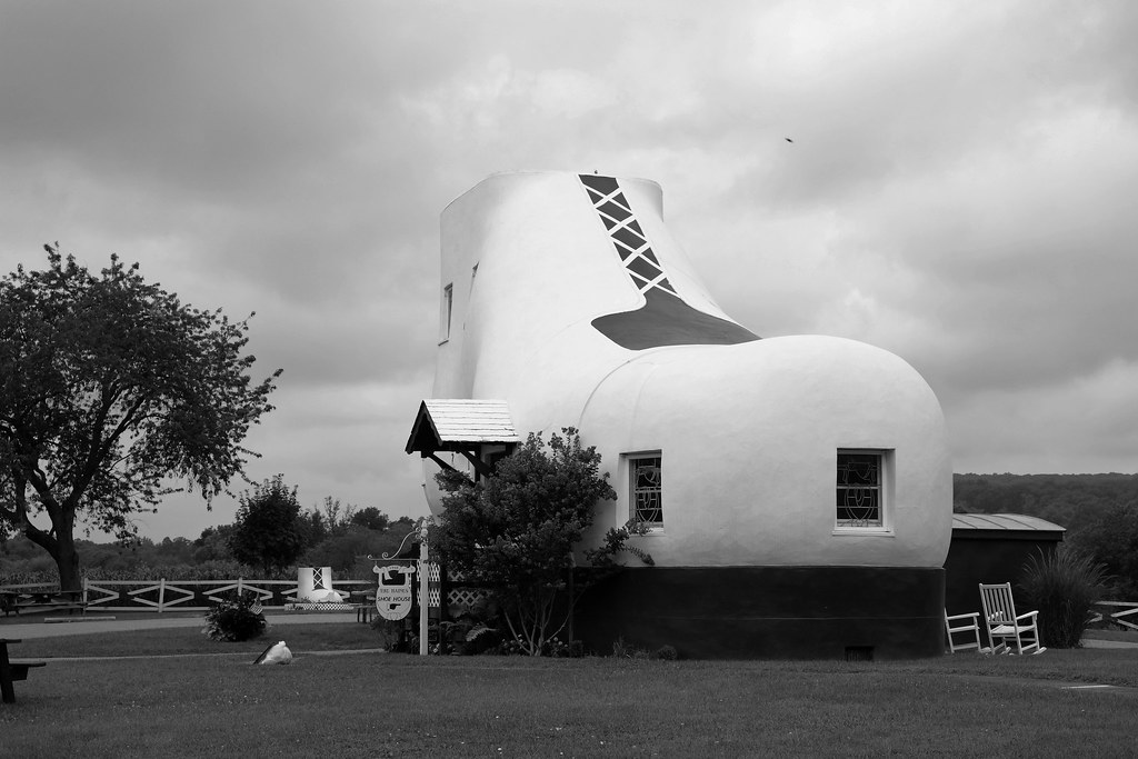 07 30 2015 Haines Shoe House. York, PA. In 1948 "Shoe Magn… Flickr