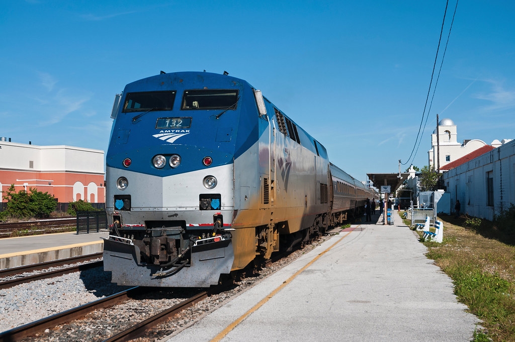 Orlando Amtrak The southbound Silver Star makes a station … Flickr