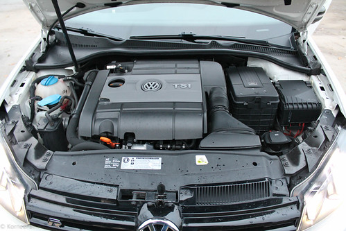 Volkswagen Golf R - Engine bay | korneeldebruyn | Flickr