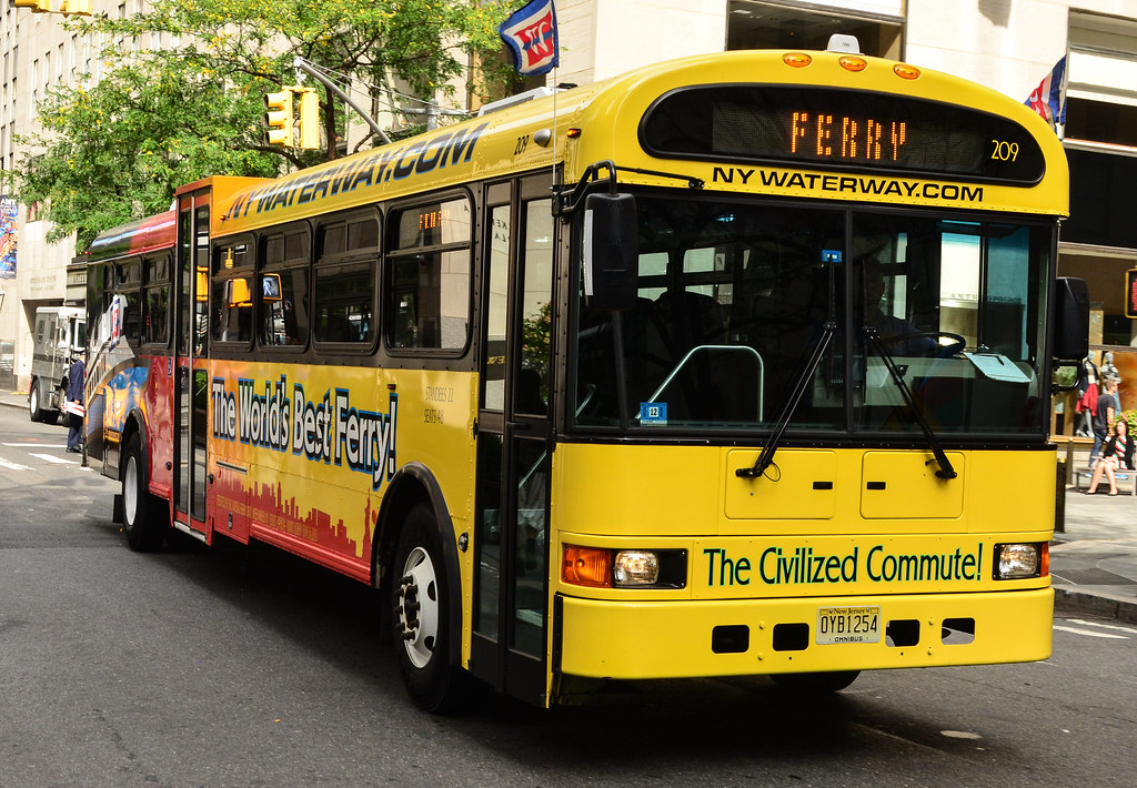NY Waterway, Bus type ?? New York, 5th Ave 20 Oct 2017 Flickr