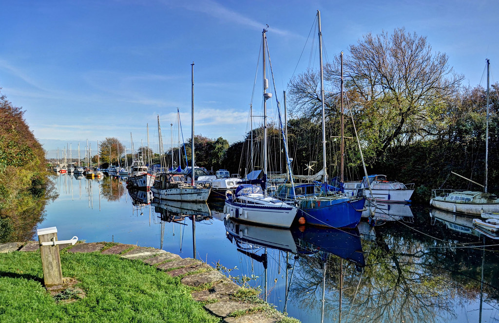 Lydney Harbour, Gloucestershire The harbour at Lydney, on … Flickr