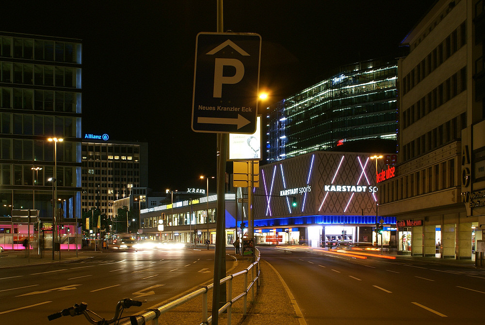 Berlin Die Joachimsthaler Straße in Berlin bei Nacht Harry Traber