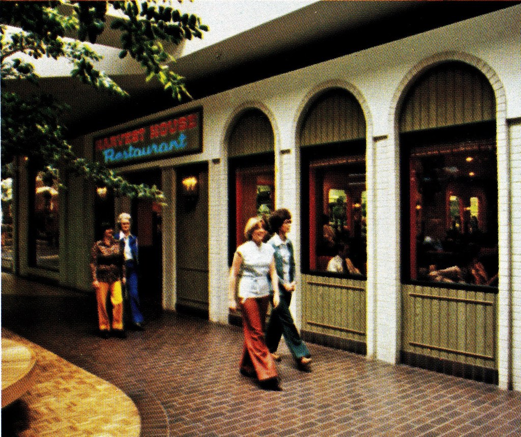 Harvest House Restaurant, 1979 Chain started by Woolworth … Flickr