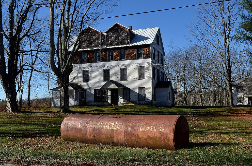 Clearwater Estates The main house at a Farm/boardinghouse … Flickr
