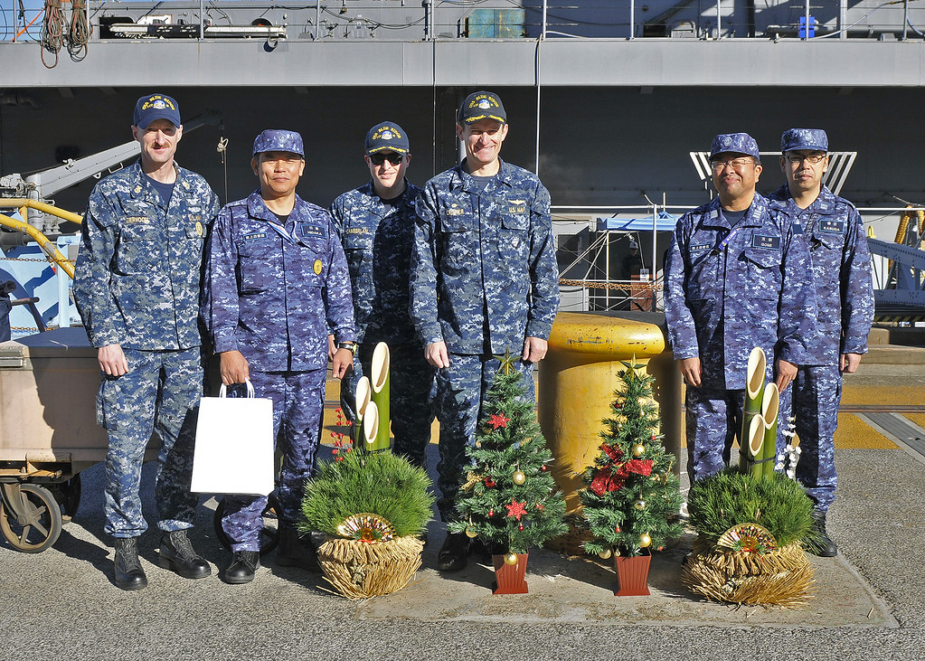 171214NDW433058 YOKOSUKA, Japan (Dec. 14, 2017) Members… Flickr
