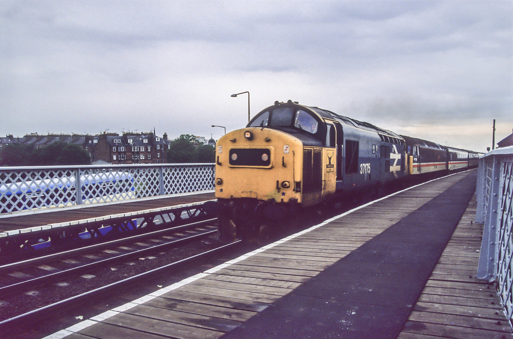 37175+47562 Dundee Esplanade 22nd June 1990 After viewing … Flickr
