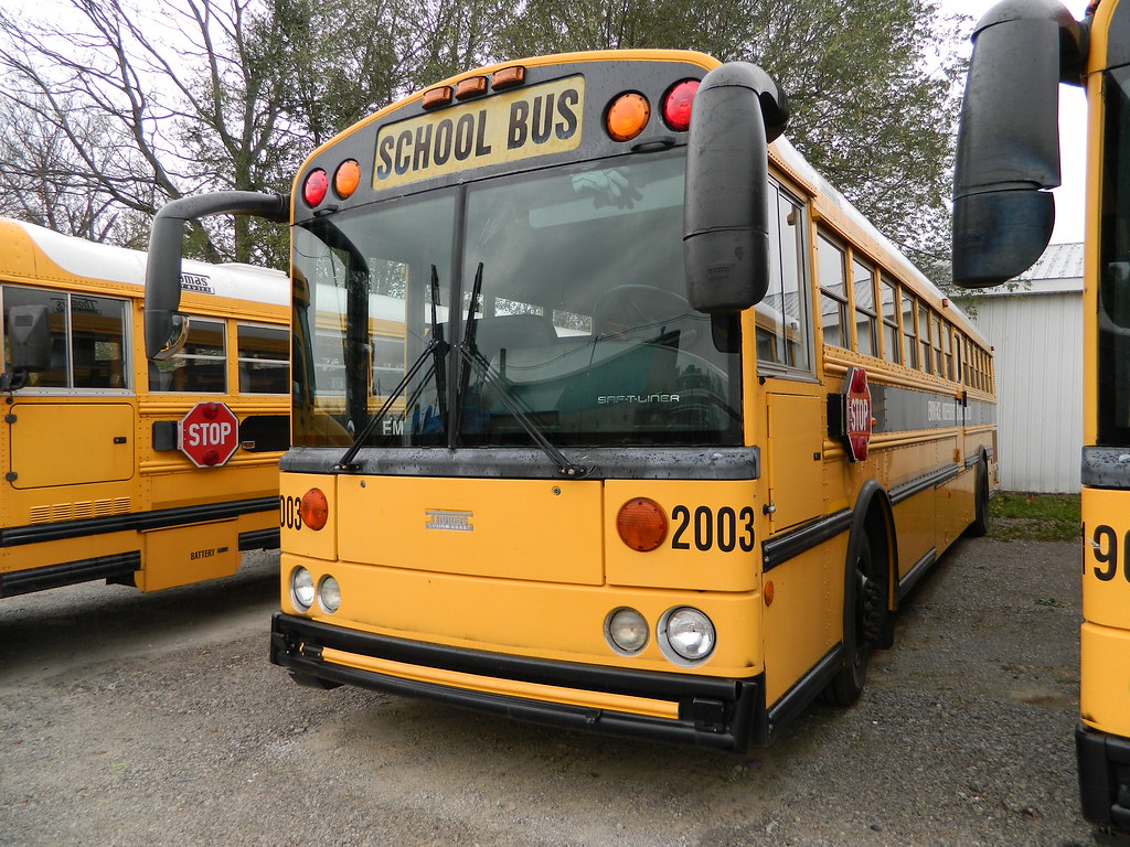 Eminence Independent Schools 2003 (2) Bus lot Eminence, … Flickr