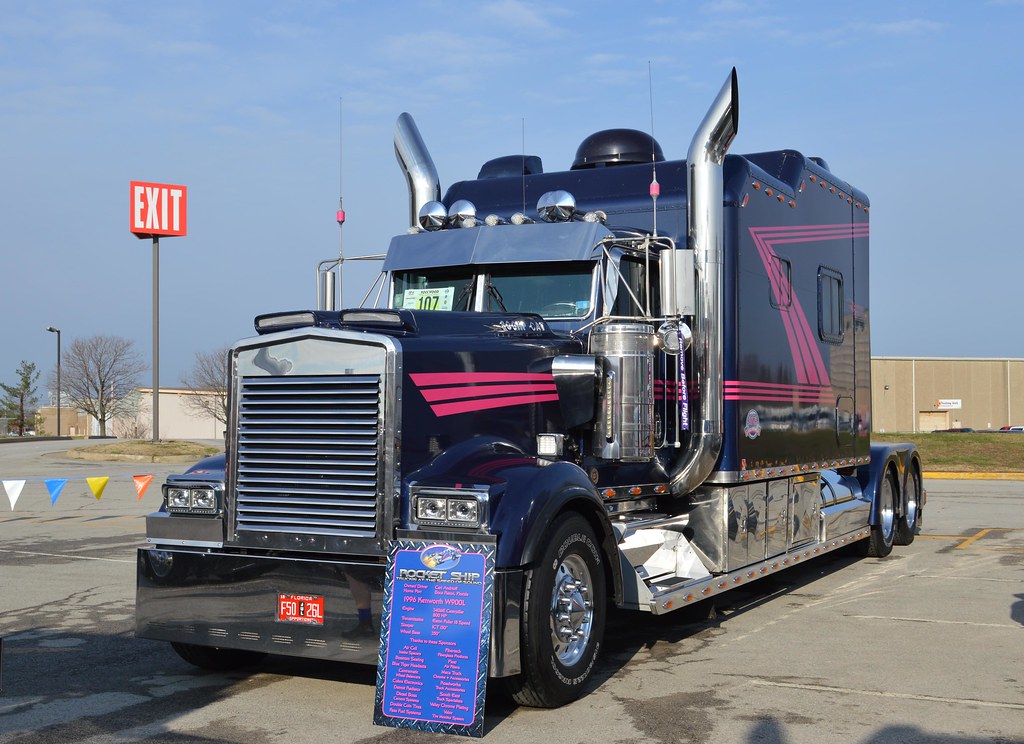 Kenworth "Rocket Ship" 1996 Kenworth W900L big bunk, named… Flickr