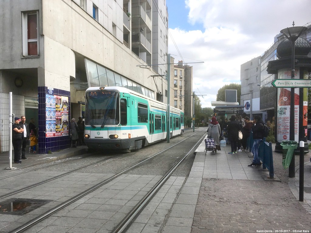 Basilique de SaintDenis The tram stop Basilique the Saint… Flickr