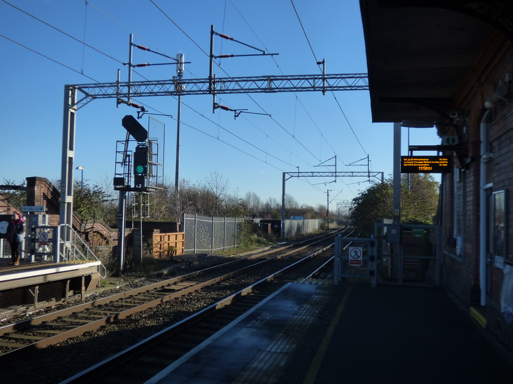 Tipton Station former level crossing a photo on Flickriver