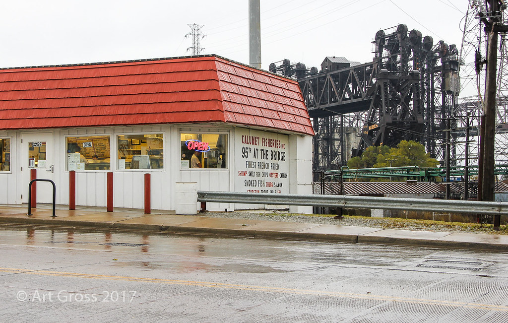 T2i 662 Calumet Fisheries 95th St. at the bridge, Chicago … Flickr
