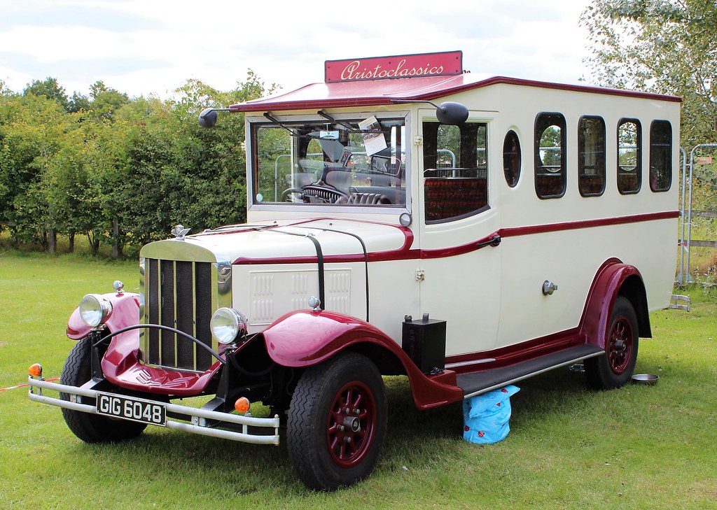 GIG 6048 Asquith Mascot minibus based on a 1986 Ford Trans… Flickr