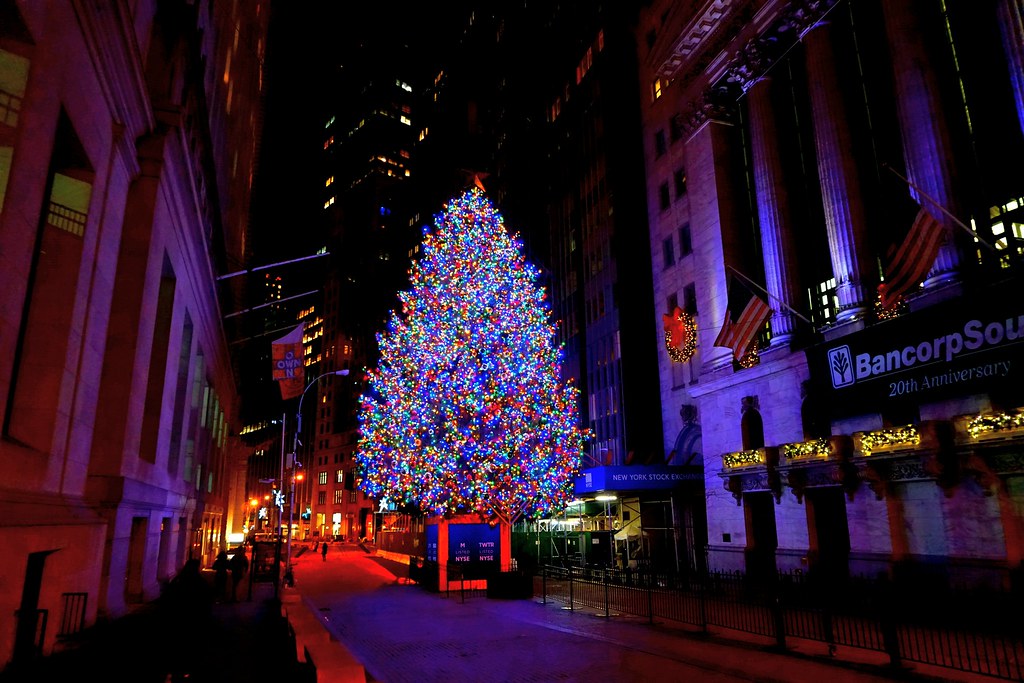 Wall Street Christmas tree, nyc julio torres Flickr