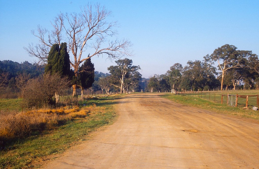 Viewbank Henty Road landscape, Heidelberg CS 1982 slides0… Flickr