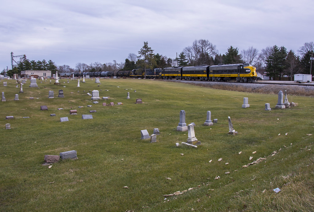 Blandinsville Grave Yard The Keokuk Junction’s road train … Flickr