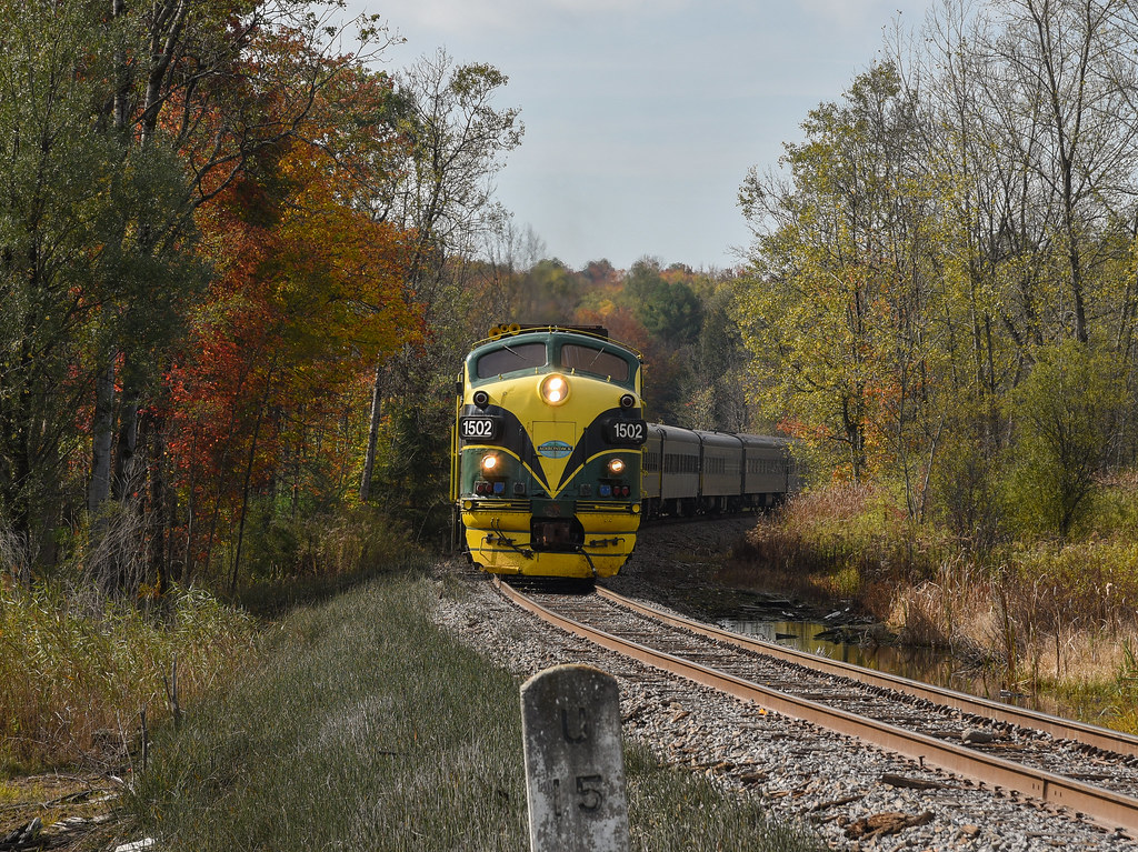 Adirondack Barneveld, NY. N/B Adirondack 1502 approache… Flickr