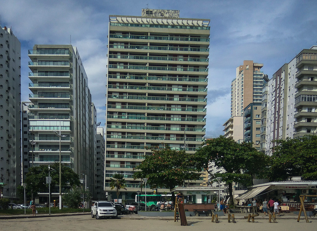 The leaning towers of Santos Babak Fakhamzadeh