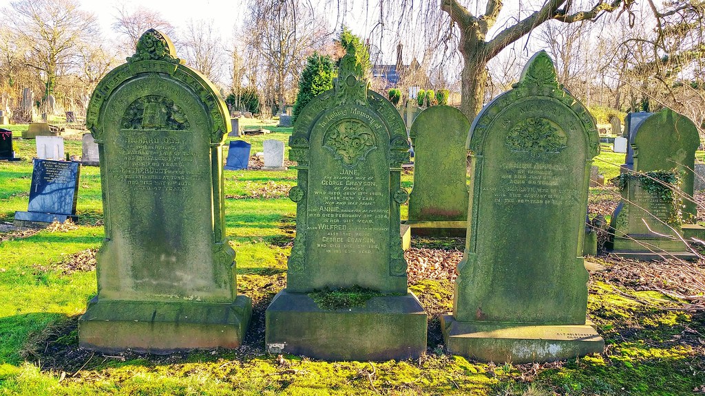 Cemetery Farnley The cemetery on Tong Road in Farnley open… Flickr