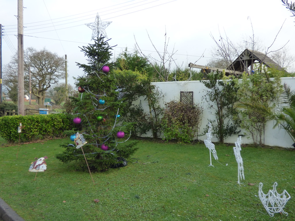 Christmas decorations Station Drive, Earlswood Christm… Flickr