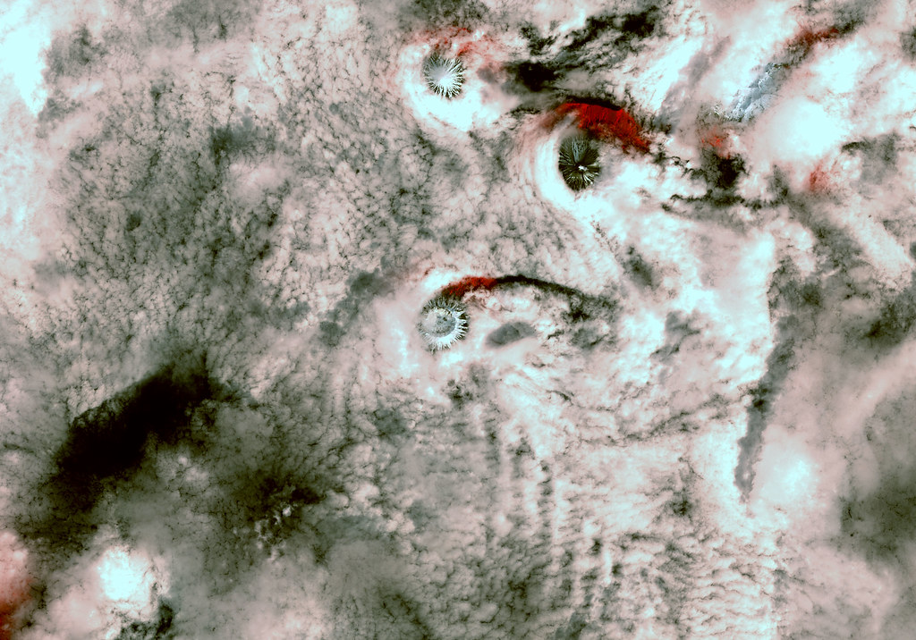 Volcanic Islands Volcanoes in the Aleutian Island chain so… Flickr