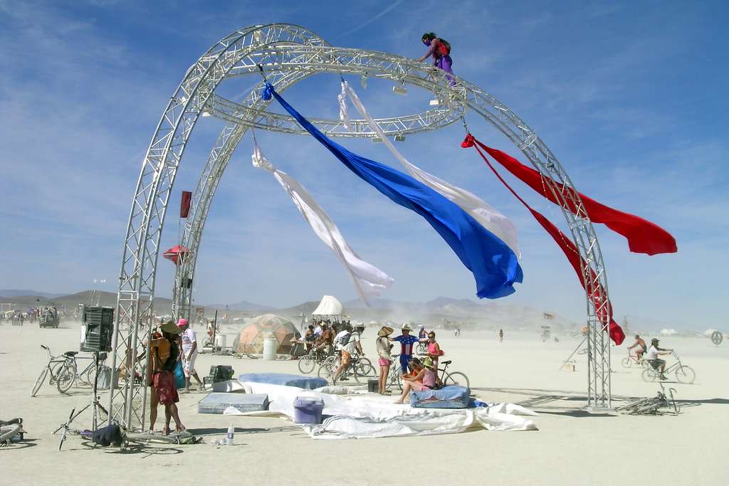 Aerial silk rig This fancy truss system was setup in front… Flickr