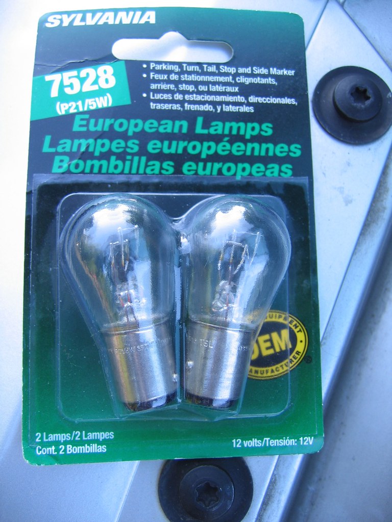 VW Beetle Tail light bulb replacement I posted how to do … Flickr