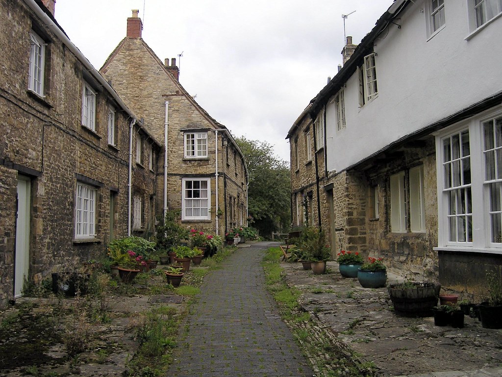 P8120050Burford, England The town of Burford, generally r… Flickr