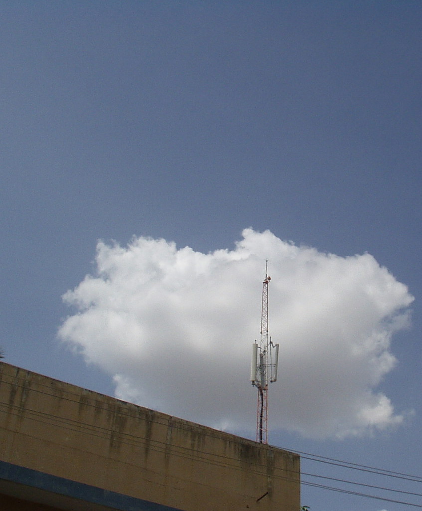 Softlanding? Today I saw this huge cotton ball descending… Flickr