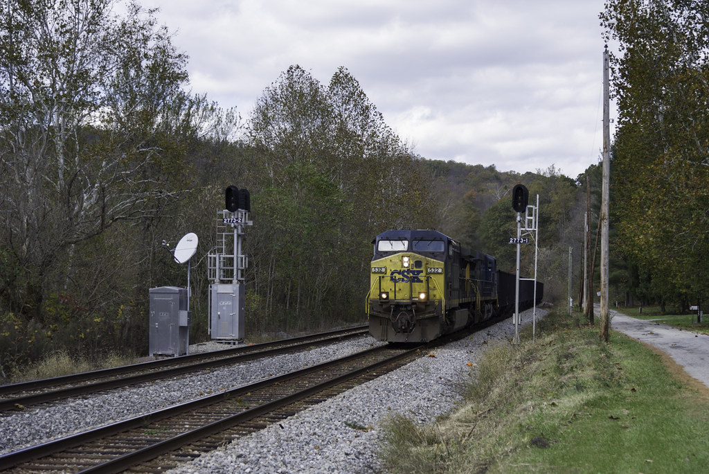 Keystone Subdivision CSXT 532 leads 30 hopper cars East t… Flickr