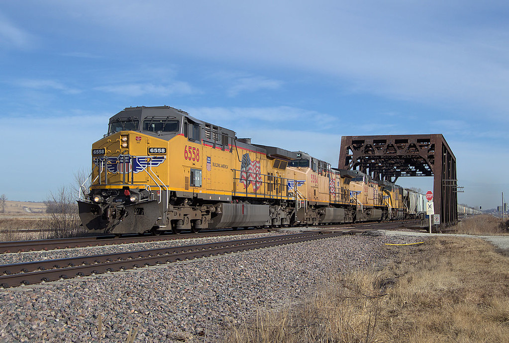 UP 6558, Dunlap, IA A sand train crosses the Boyer River b… Flickr
