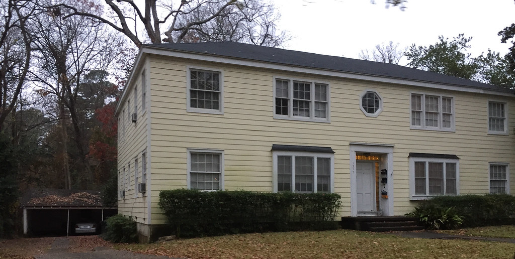 Belhaven Neighborhood Apartment Buildings JRR2000 Flickr