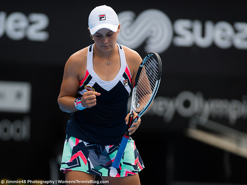 Sydney International PHOTOS Barty, Kerber, complete semifinal