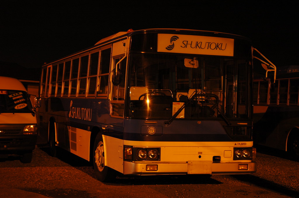 Deluxe Bus SalesBlenheim 20050608 xShukutoku 1989 Fuso … Flickr
