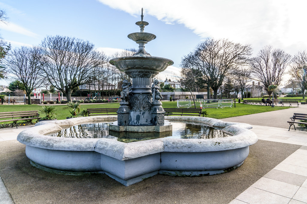 TWO ATTRACTIVE VICTORIAN FOUNTAINS IN THE PEOPLE'S PARK IN… Flickr