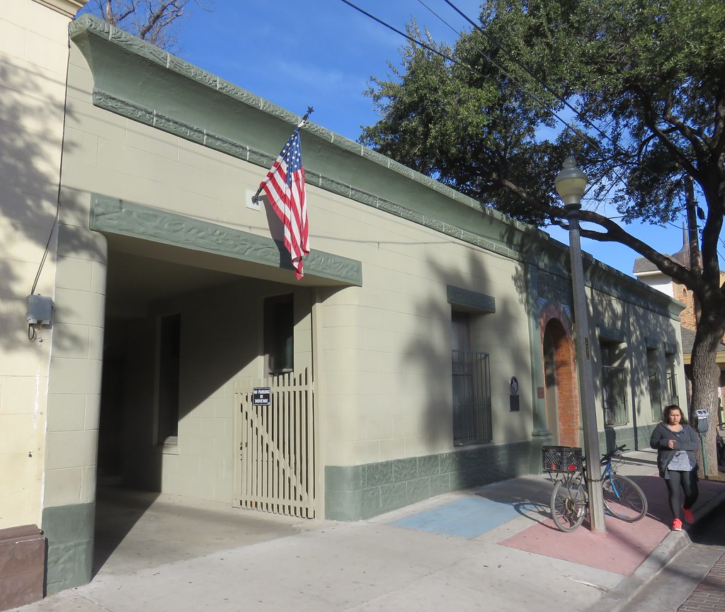 Leyendecker House (Laredo, Texas) This structure is a cont… Flickr