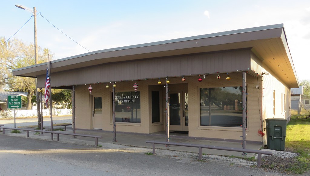 Kenedy County Tax Office (Sarita, Texas) Used as the Tempo… Flickr
