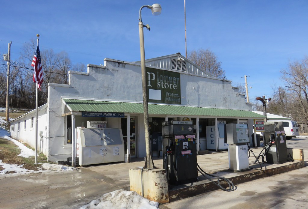 Pioneer Store, Gas Station, and Post Office 65733 (Protem,… Flickr
