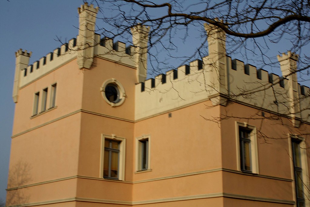 Neubrandenburgs VillenIMG_2320 Birkenstrasse 24a Hochbur… Flickr